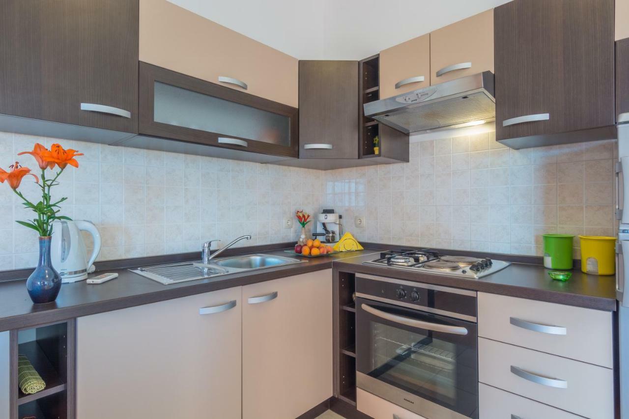Apartments Lotus Sukošan 外观 照片