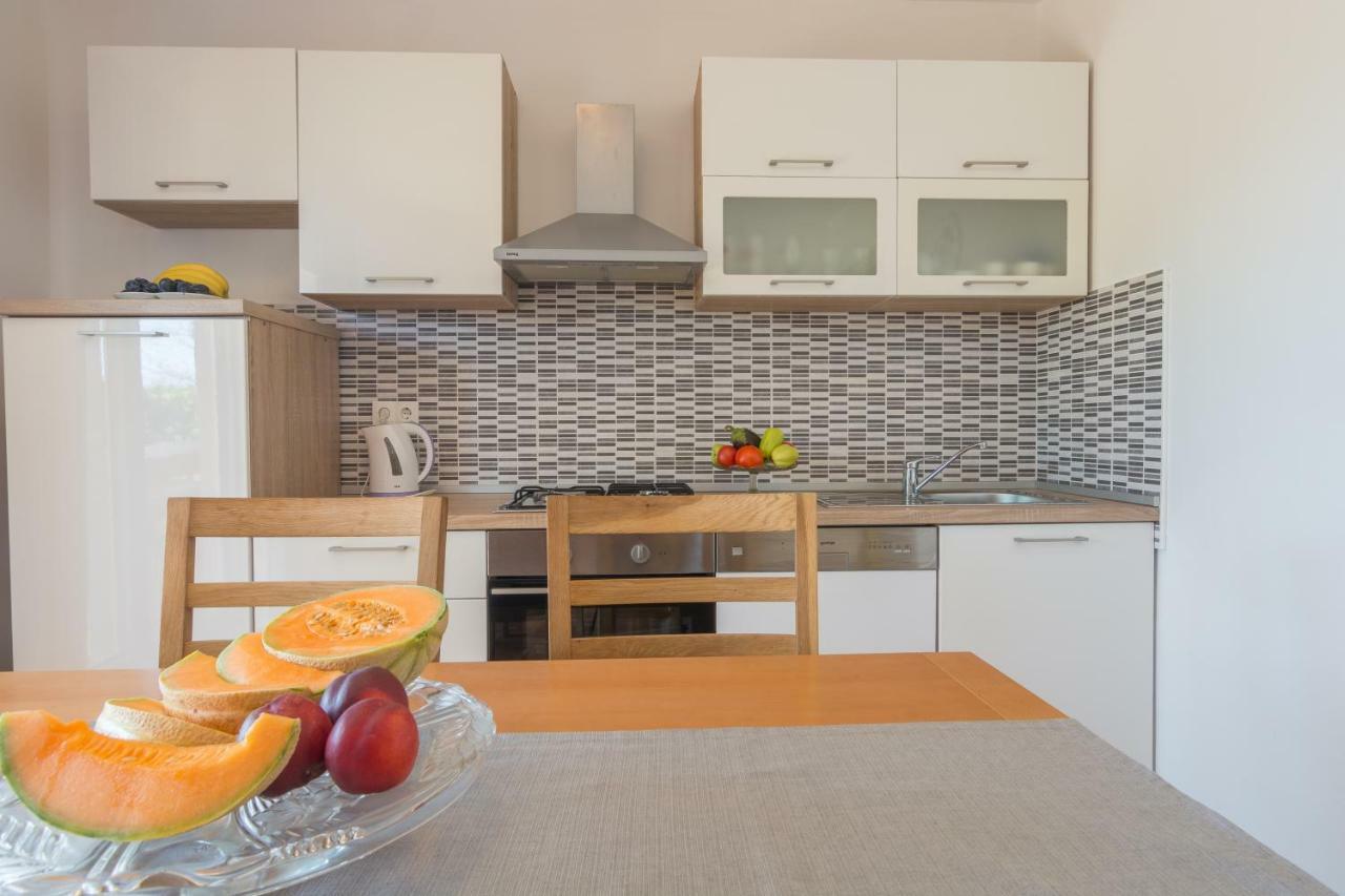 Apartments Lotus Sukošan 外观 照片