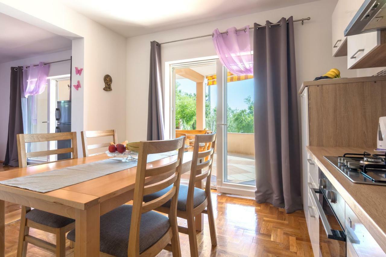 Apartments Lotus Sukošan 外观 照片