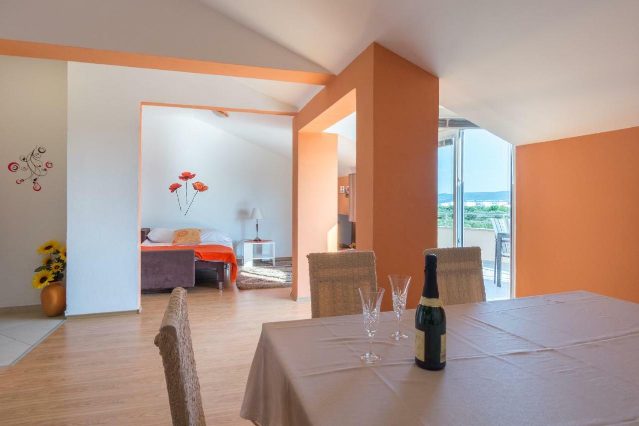 Apartments Lotus Sukošan 外观 照片